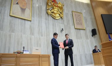 ЕРӨНХИЙ САЙД Л.ОЮУН-ЭРДЭНЭ НИТХ БОЛОН УЛААНБААТАР ХОТЫН ҮЕ ҮЕИЙН УДИРДЛАГУУДАД ТАЛАРХАЛ ИЛЭРХИЙЛЖ, БАЯР ХҮРГЭВ