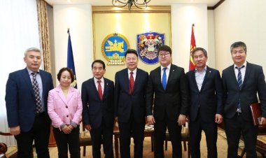 БНСУ-ЫН ТАНЖИНЬ ХОТЫН ДАРГА, ТӨЛӨӨЛӨГЧДИЙГ ХҮЛЭЭН АВЧ УУЛЗЛАА