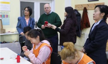 АНУ-ЫН КЕННЕСО МУЖИЙН ИХ СУРГУУЛИЙН ТЭГШ ХАМРУУЛАХ СУРГАЛТ БА БИЕ ХҮНИЙ ХӨГЖЛИЙН СУРГУУЛИЙН ГҮЙЦЭТГЭХ ЗАХИРАЛ ИТГЭМЖЛЭГДСЭН НӨХӨН СЭРГЭЭХ ЗӨВЛӨХ ДЭД ПРОФЕССОР НИЙЛ ДАЧАК ЗОЧИЛЛОО